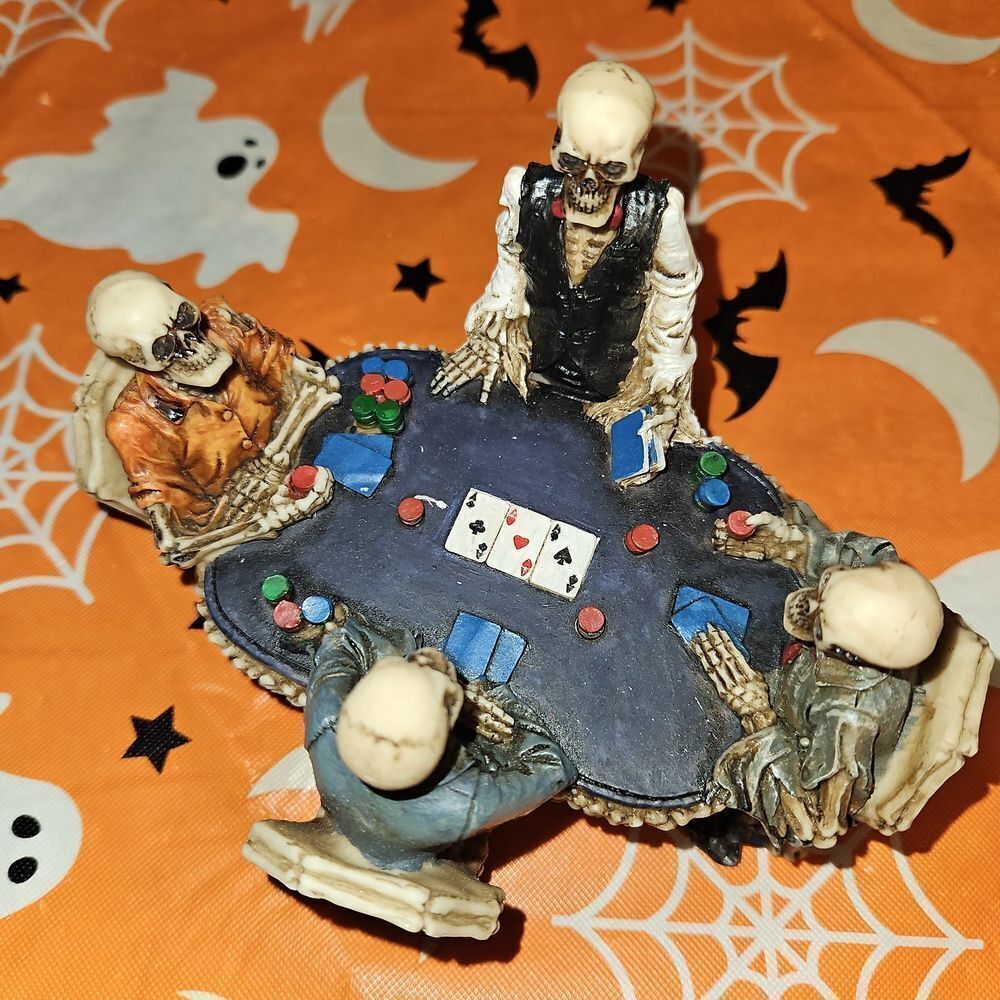 Skeleton Poker Table Figurine Table Decor - Picture 6 of 12